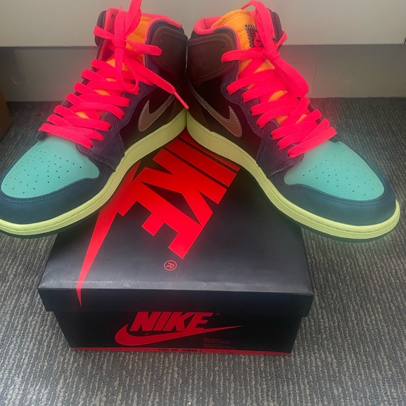 Bio Hack Jordan 1 GS - Picture 2 of 5